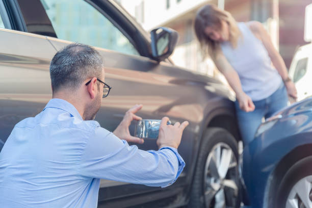 Professional Commercial Auto Insurance technician working in Riverdale Park, CA